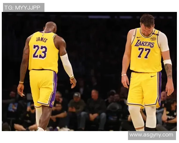 NBA开拓者与湖人对决在即25日精彩赛事值得期待