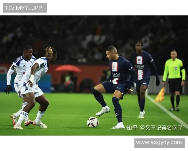 巴黎圣日耳曼与斯特拉斯首发阵容分析及比赛前瞻